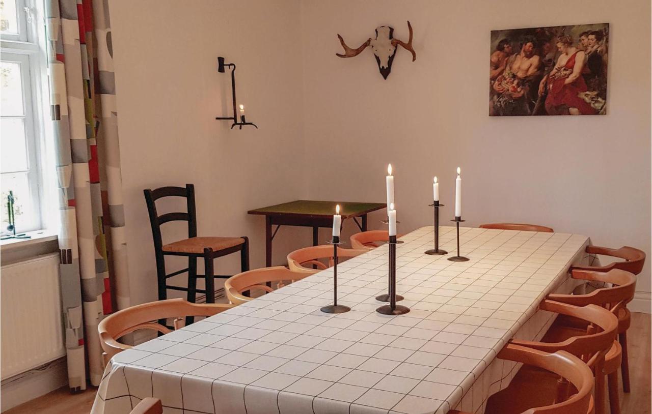Nice Home In Mantorp With Kitchen Buitenkant foto