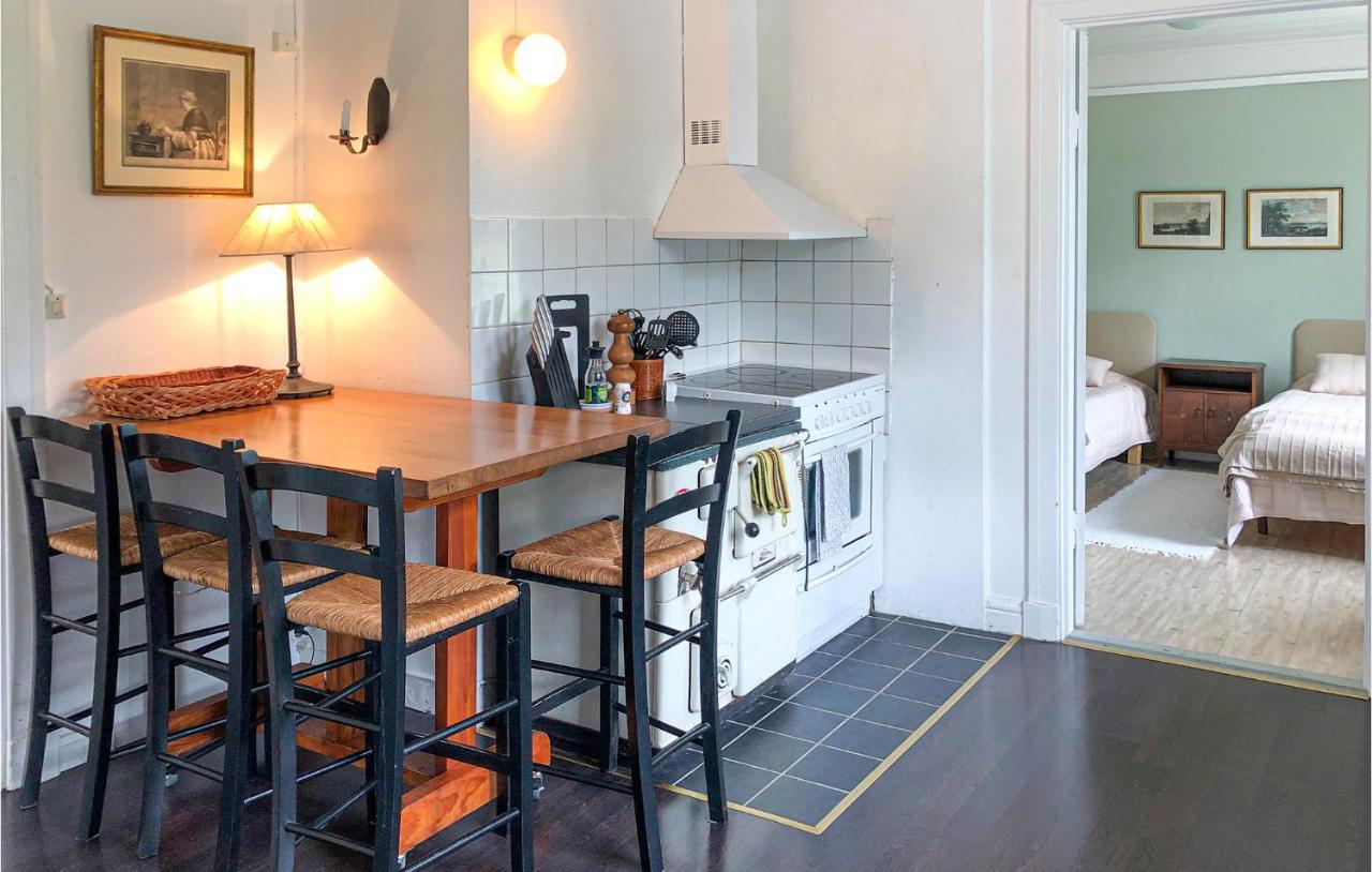 Nice Home In Mantorp With Kitchen Buitenkant foto