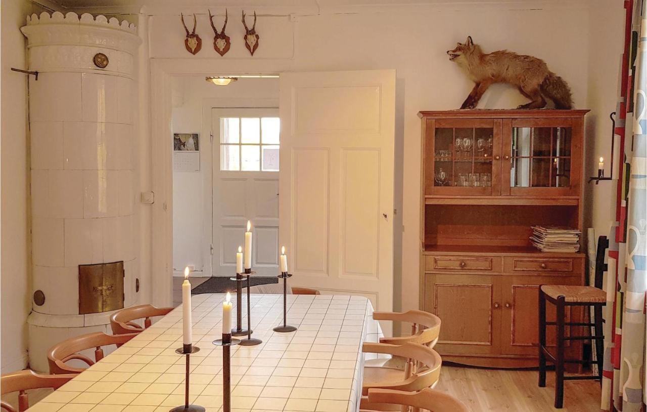 Nice Home In Mantorp With Kitchen Buitenkant foto