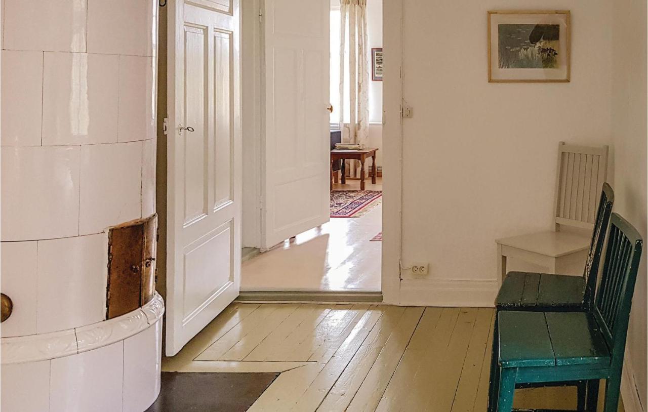 Nice Home In Mantorp With Kitchen Buitenkant foto