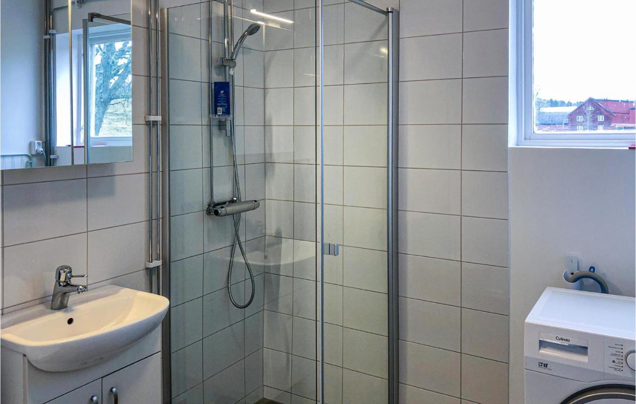 Nice Home In Mantorp With Kitchen Buitenkant foto