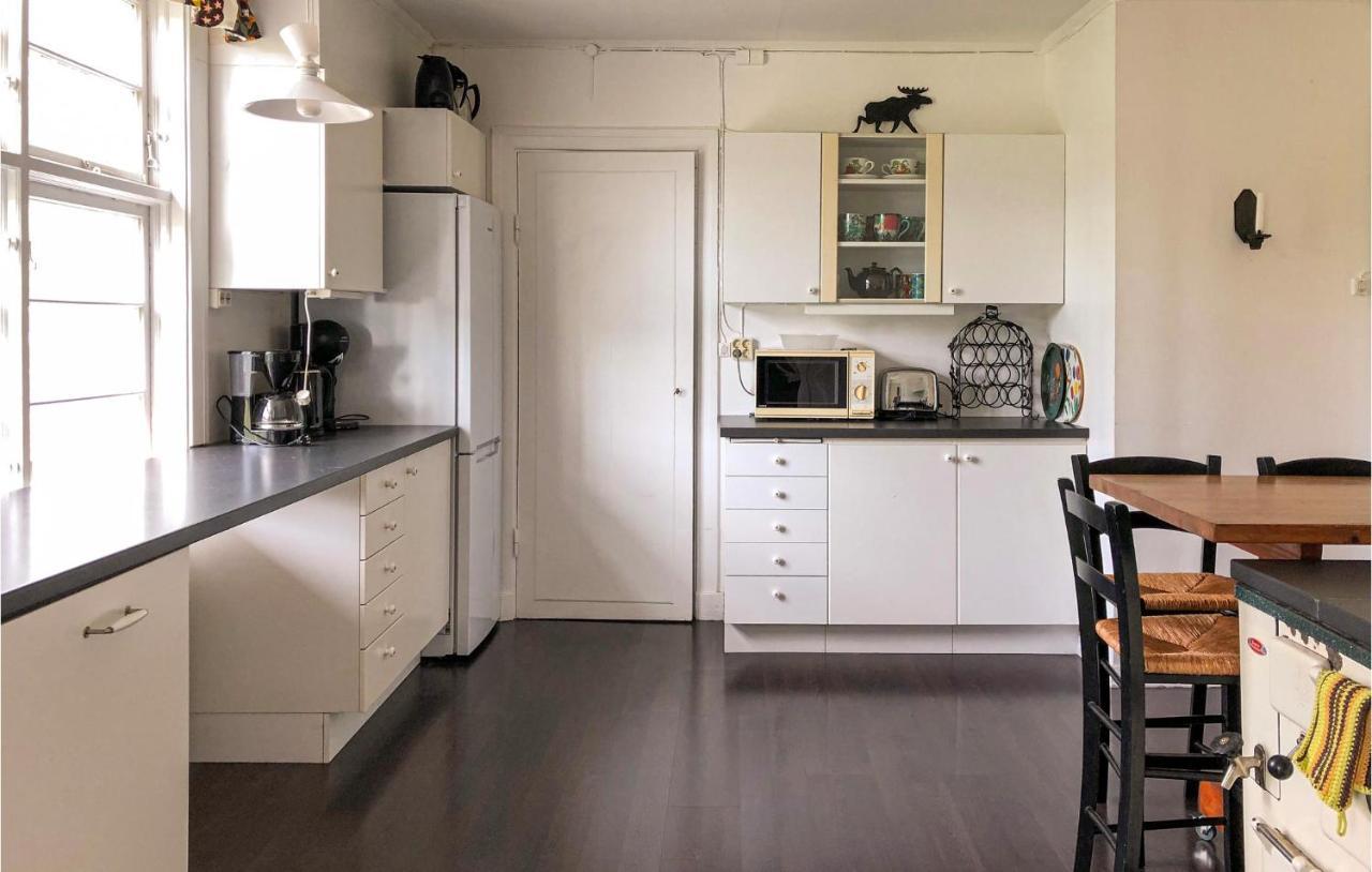 Nice Home In Mantorp With Kitchen Buitenkant foto